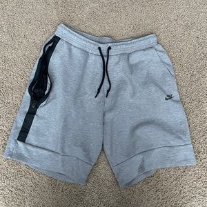 Nike Gray Tech Fleece Shorts - XL